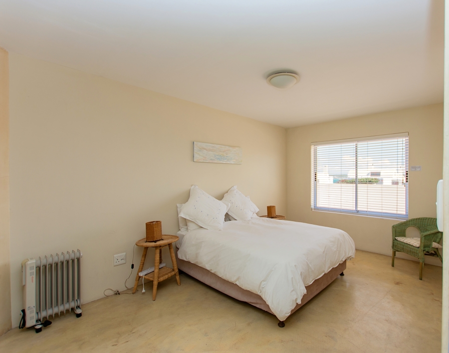 6 Bedroom Property for Sale in Paradise Beach Western Cape
